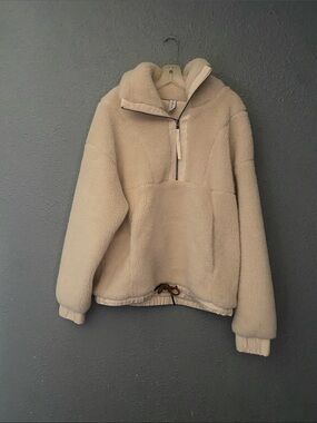 Varley L Sherpa jacket like new !